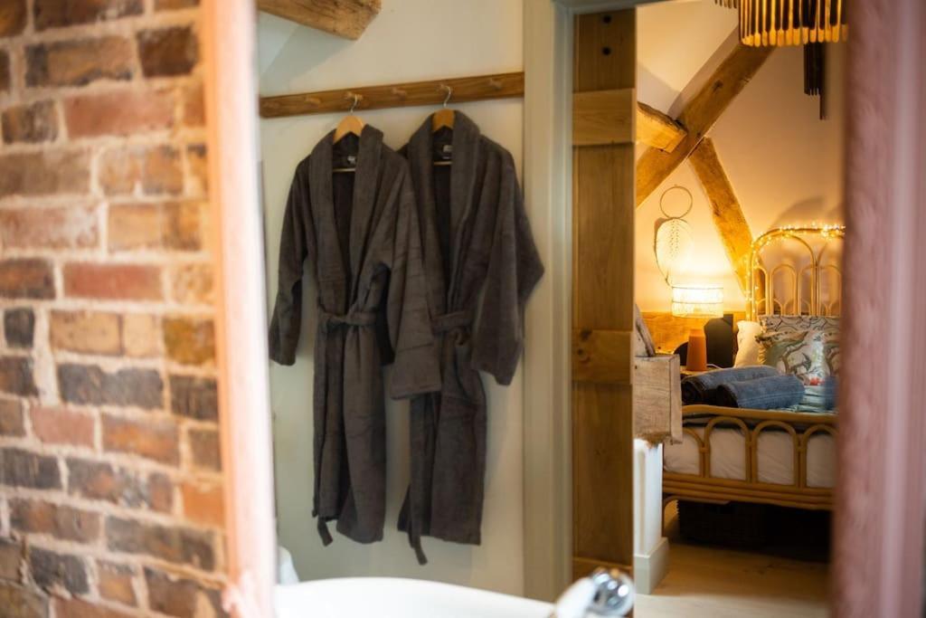 The Cart House - Beautiful Contemporary Barn - Hot Tub Apartamento Bridgnorth Exterior foto