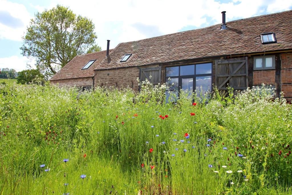 The Cart House - Beautiful Contemporary Barn - Hot Tub Apartamento Bridgnorth Exterior foto