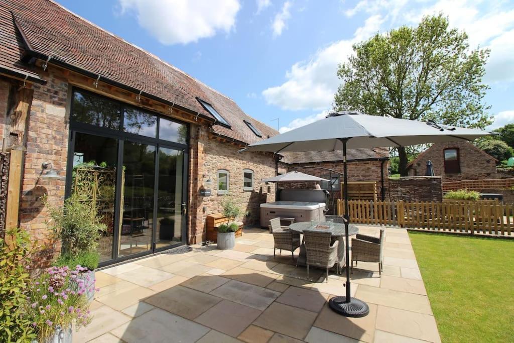 The Cart House - Beautiful Contemporary Barn - Hot Tub Apartamento Bridgnorth Exterior foto