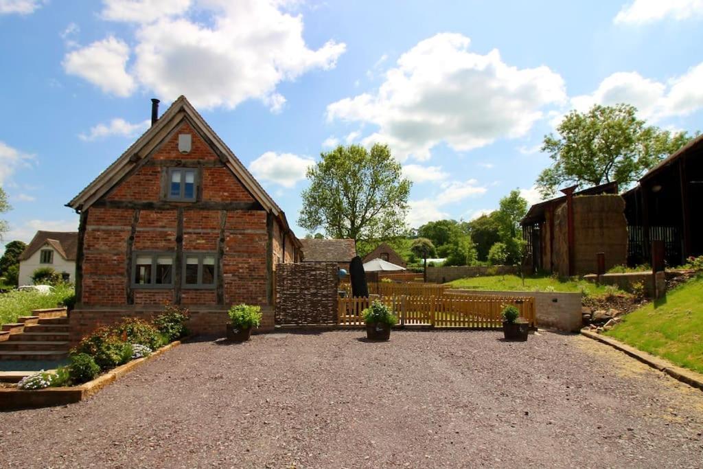 The Cart House - Beautiful Contemporary Barn - Hot Tub Apartamento Bridgnorth Exterior foto