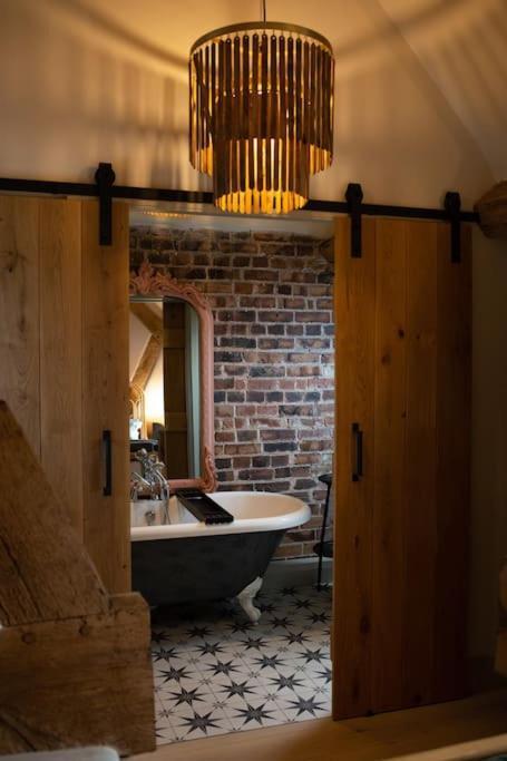 The Cart House - Beautiful Contemporary Barn - Hot Tub Apartamento Bridgnorth Exterior foto